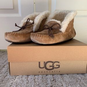 UGG, Alena slippers